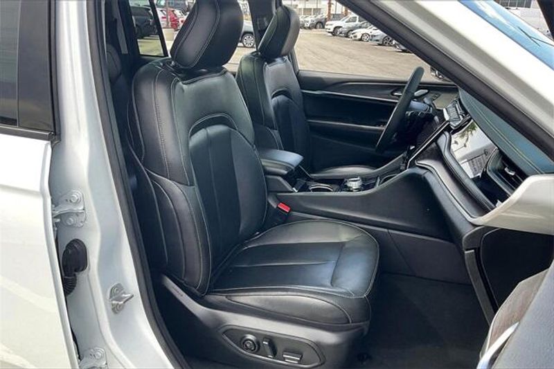 2022 Jeep Cherokee Limited 4xe photo 6