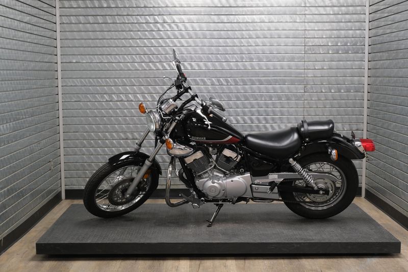NEW 2025 YAMAHA V STAR 250 Image 6