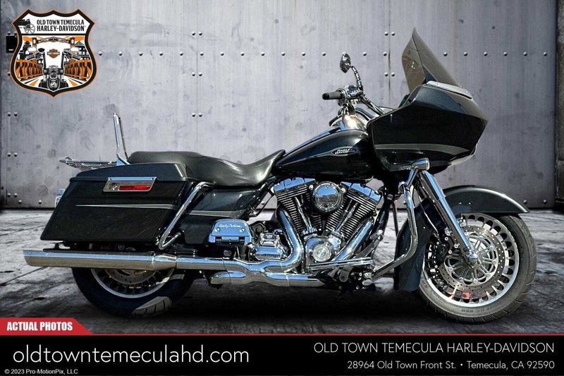 2009 Harley-Davidson Road Glide in a BLACK PEARL exterior color. BMW Motorcycles of Temecula – Southern California (951) 506-6903 bmwmotorcyclesoftemecula.com 