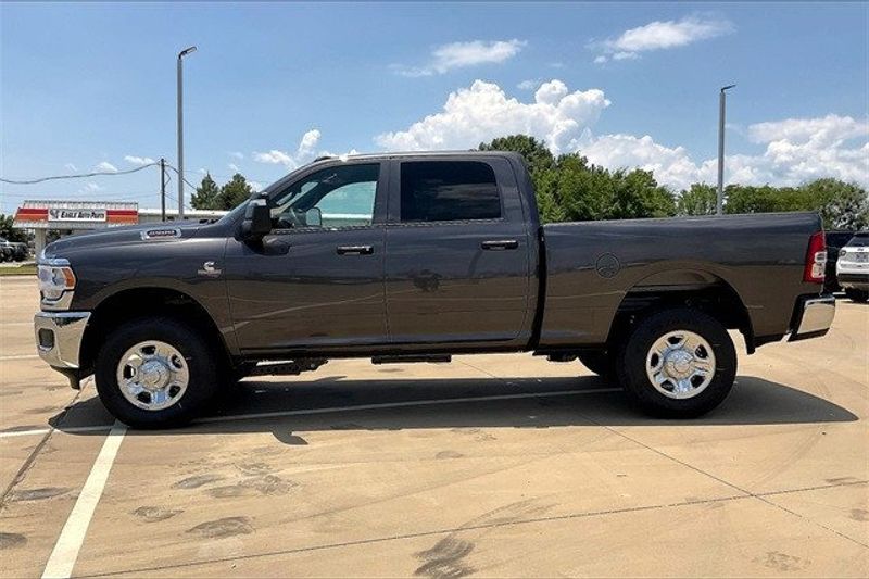 2024 RAM 2500 Tradesman Crew Cab 4x4 6