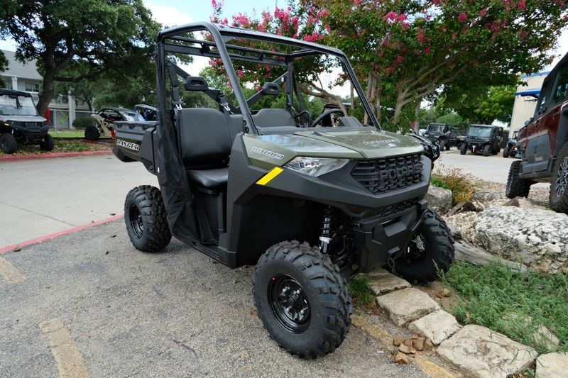 2025 Polaris RANGER 1000 SAGE GREEN Image 1