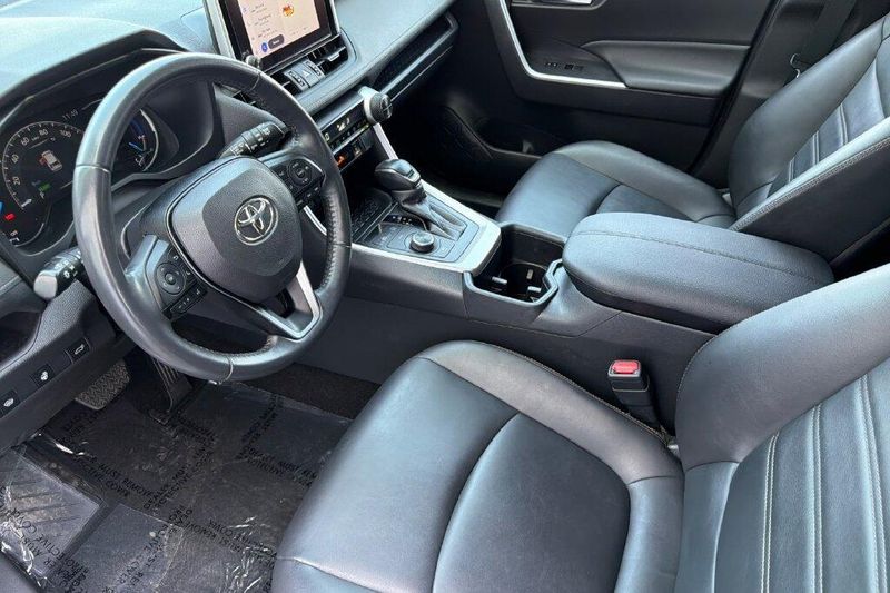 Used 2024 Toyota RAV4 Hybrid XLE PremiumImage 9