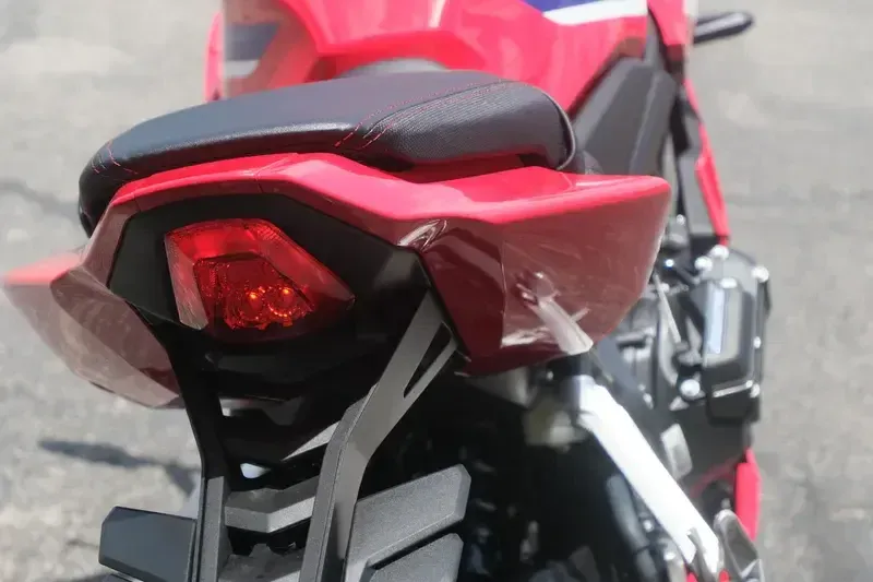 2024 Honda CBR650R ABS GRAND PRIX RED Image 17