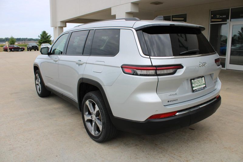 2023 Jeep Grand Cherokee L photo 9
