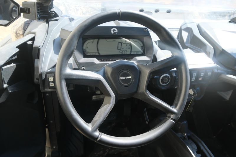 USED 2022 CAN-AM COMMANDER Image 15