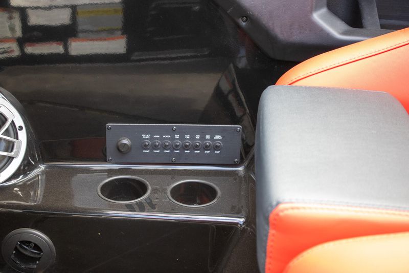 2023 AXIS A24Image 28