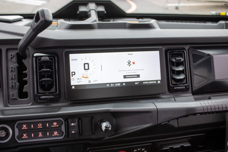 NEW 2026 CAN-AM DEFENDER LIMITED CAB HD11 Image 22