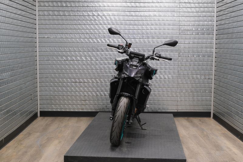 USED 2024 YAMAHA MT09 Image 8
