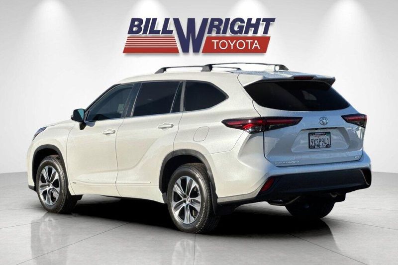 Used 2026 Toyota Highlander Hybrid XLEImage 5