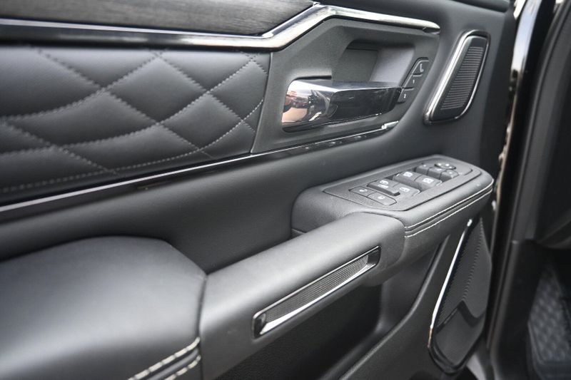 2025 RAM 1500 LimitedImage 18