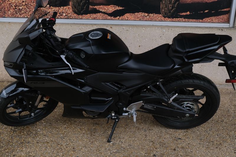 2025 Yamaha YZFR3 ABS MATTE STEALTH BLACK Image 12