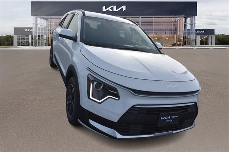 New 2025 Kia Niro EXImage 9