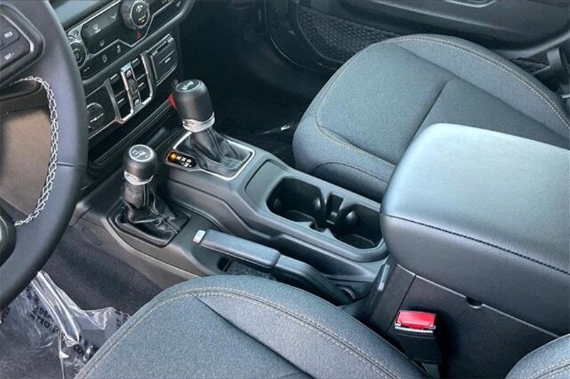 2025 Jeep Wrangler 4-door Sport SImage 7