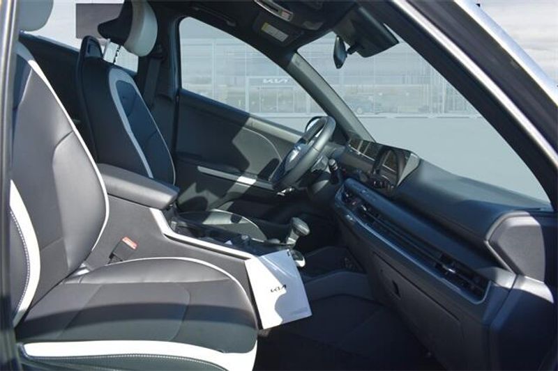 2025 Kia K4 GT-LineImage 12