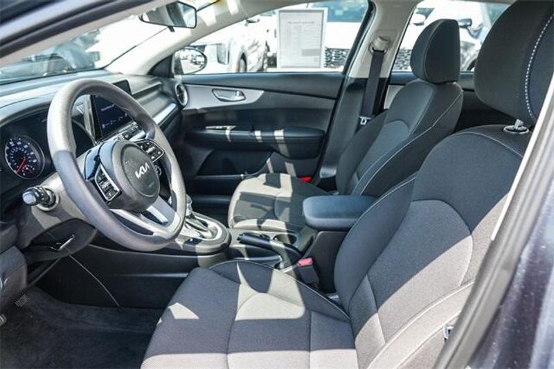 2022 Kia Forte LXSImage 18