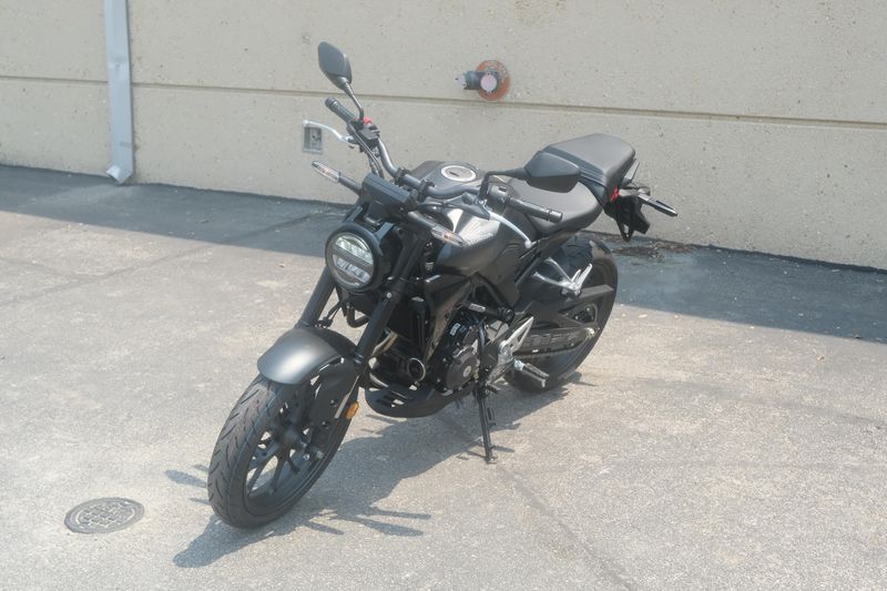 2025 Honda CB300R ABS MATTE BLACK METALLIC Image 9