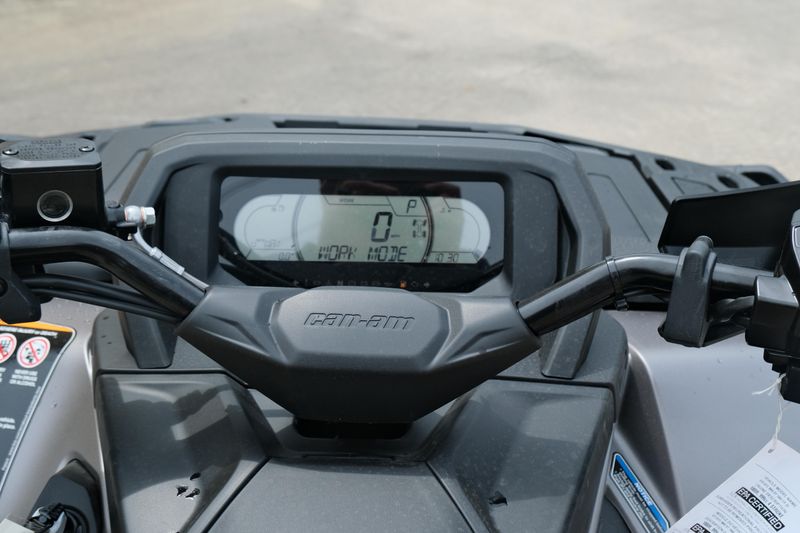 2025 Can-Am OUTLANDER MAX XT 1000R PLATINUM SATIN Image 17