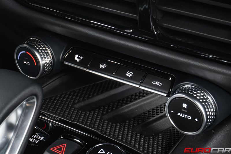 2025 Lotus Emira V6Image 32