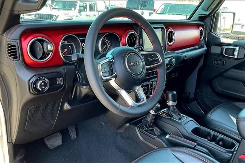 Used 2023 Jeep Gladiator RubiconImage 14