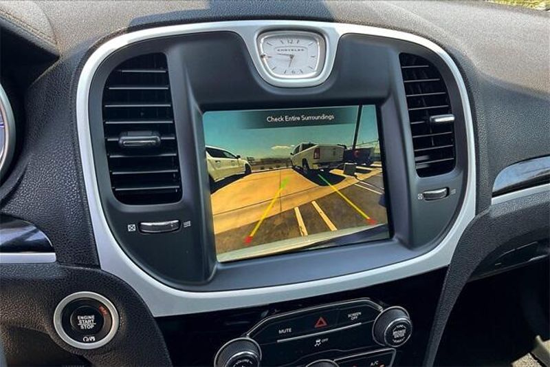 Used 2023 Chrysler 300 TouringImage 21