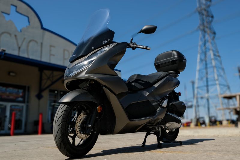 2024 Honda PCX 150 BLACKImage 9