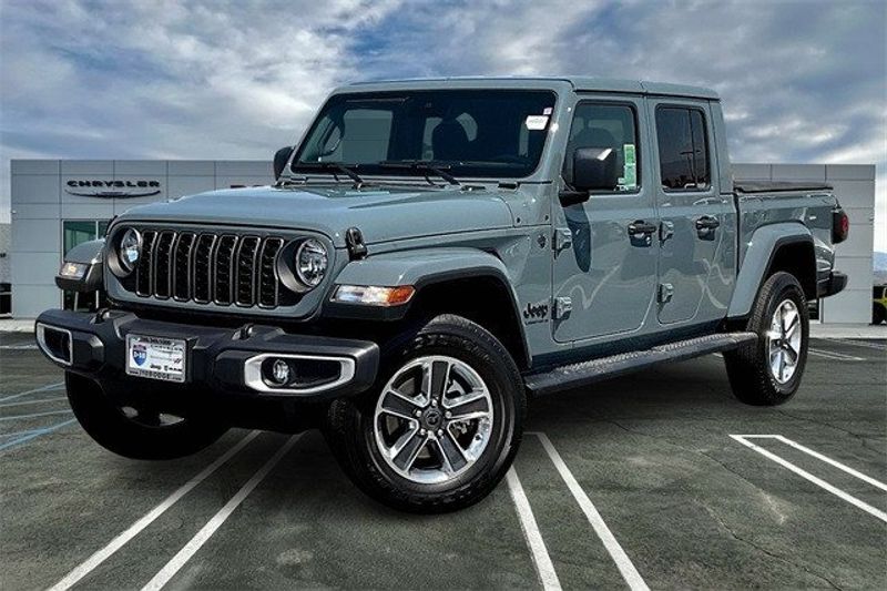 2024 Jeep Gladiator Sport S 4x4Image 1