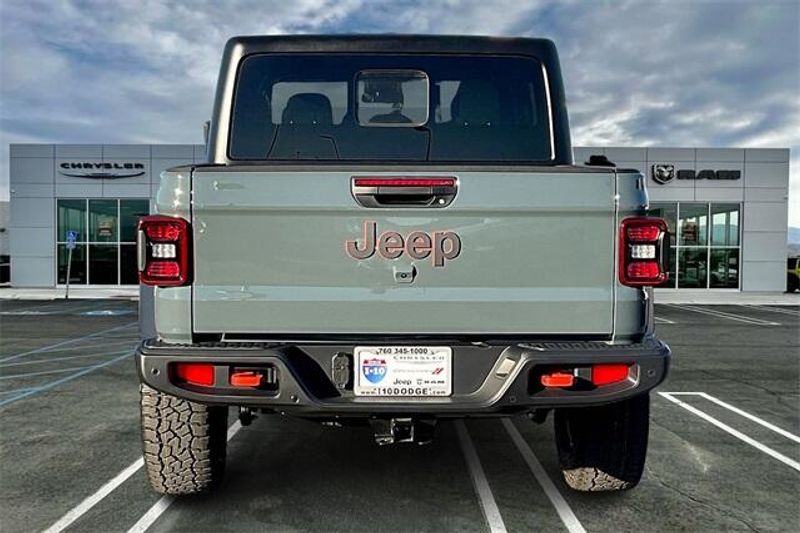 2025 Jeep Gladiator Mojave 4x4Image 3