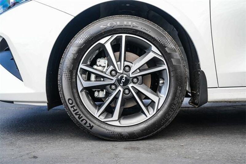 2023 Kia Forte LXSImage 11