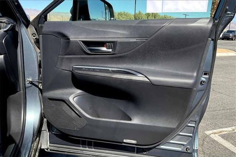 Used 2022 Toyota Venza LimitedImage 23