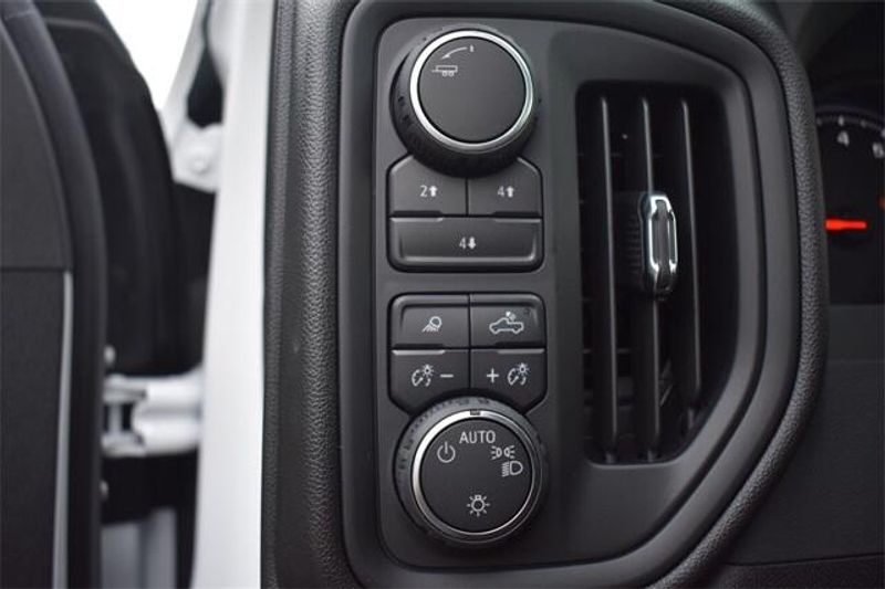 New 2025 Chevrolet Silverado 2500HD CustomImage 24