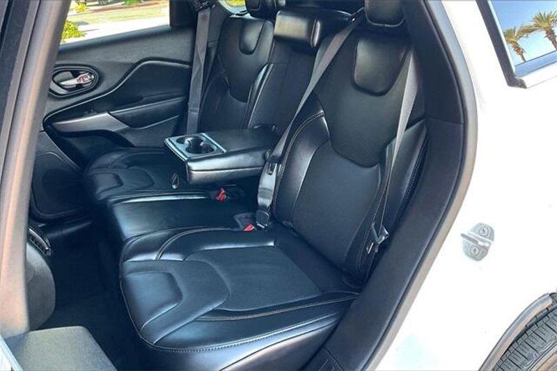 2021 Jeep Cherokee Latitude LuxImage 25