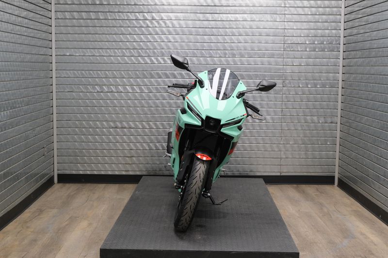 NEW 2026 YAMAHA YZFR3 ABS Image 8