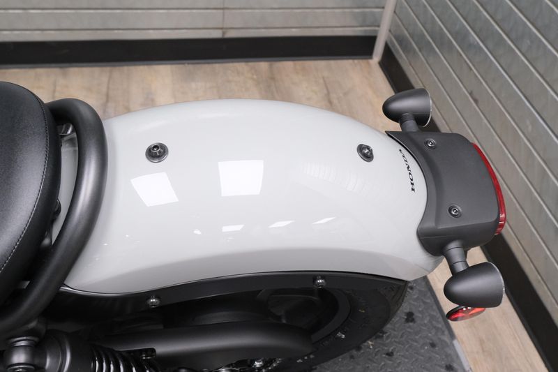 NEW 2026 HONDA REBEL 300 E-CLUTCH Image 16