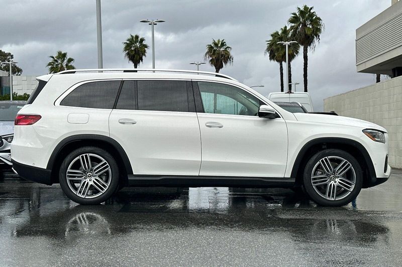 Used 2025 Mercedes-Benz GLS 450Image 3