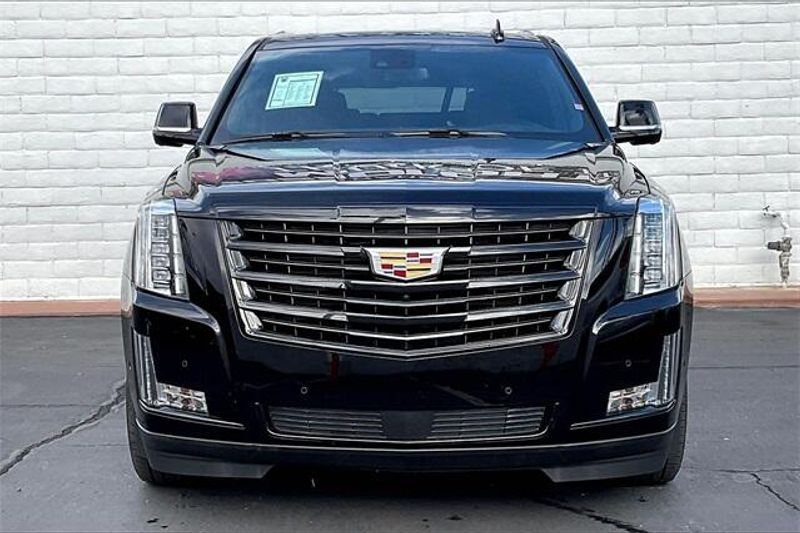 2020 Cadillac Escalade ESV Platinum photo 2