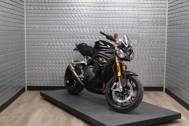 USED 2023 TRIUMPH SPEED TRIPLE 1200 RS Image 1