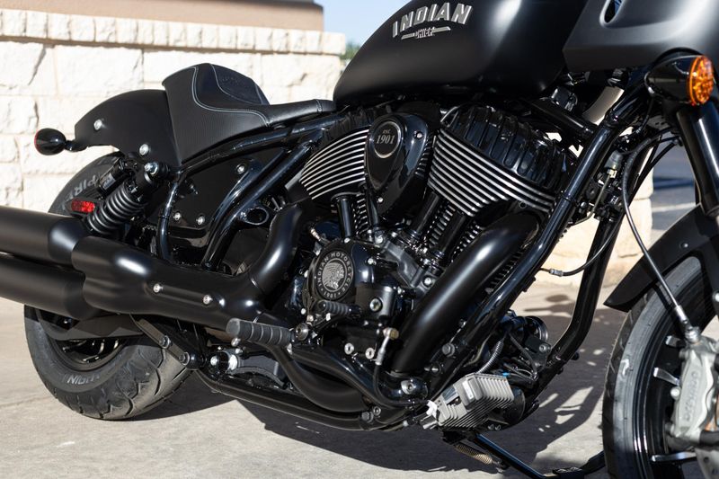 2025 Indian Motorcycle SPORT CHEIF BLACK SMOKE Image 13