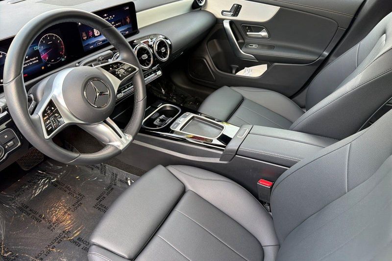 Used 2025 Mercedes-Benz CLA 250Image 10