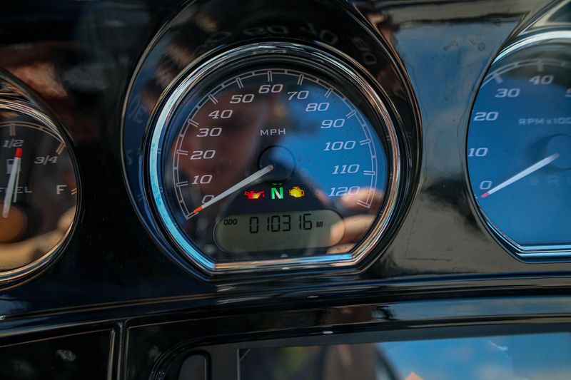 USED 2018 HARLEY STREET GLIDE SPECIAL Image 4