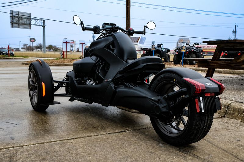 2025 Can-Am RYKER 900 BLACKImage 7