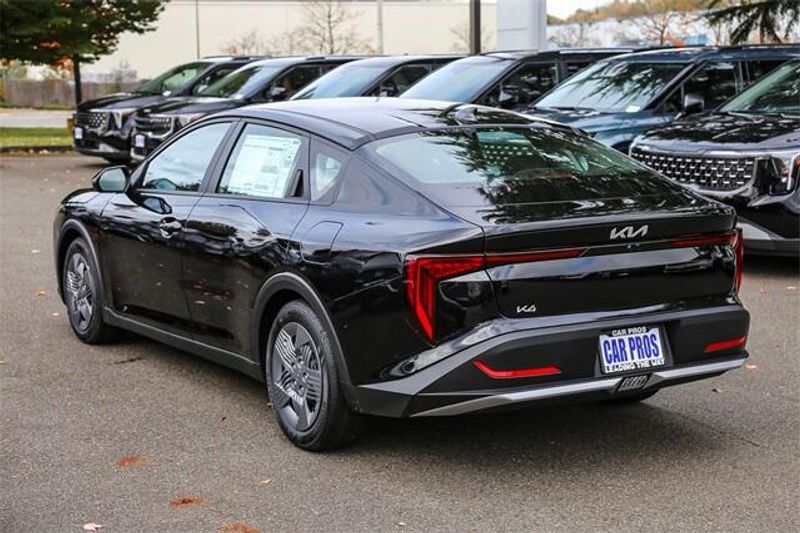 New 2025 Kia K4 LXImage 15