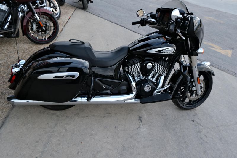 USED 2022 INDIAN MOTORCYCLE CHIEFTAIN Image 2