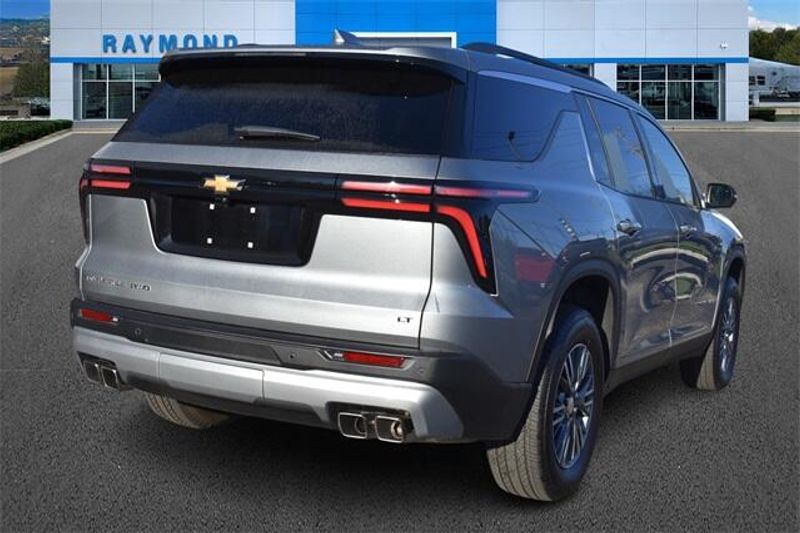 2024 Chevrolet Traverse LTImage 3