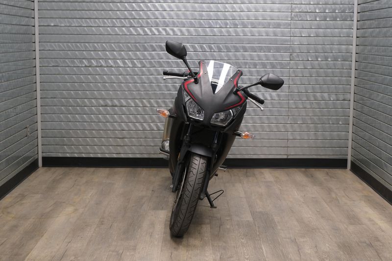 USED 2021 HONDA CBR300R Image 8