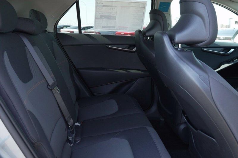 New 2026 Kia Niro LXImage 13