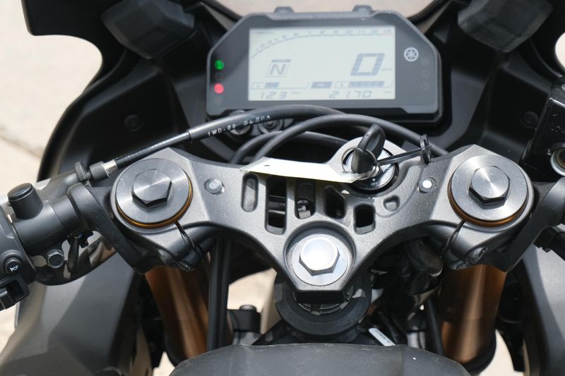 2019 Yamaha YZFR3 BLACK Image 15