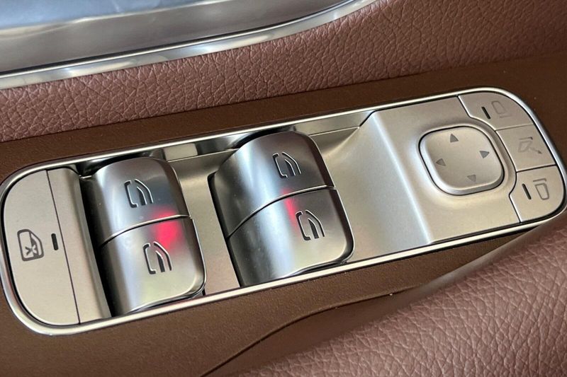2025 Mercedes-Benz GLS 450Image 12