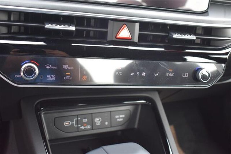 2025 Kia K5 GTImage 28