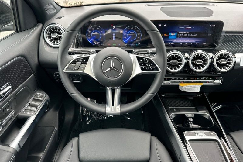 2024 Mercedes-Benz EQB 300Image 16
