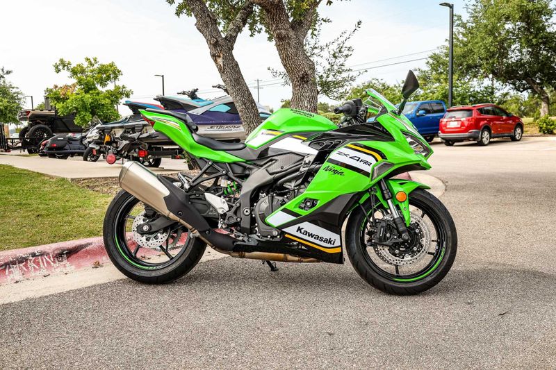 2025 Kawasaki NINJA ZX4RR ABS KRT EDITION ABS LIME GREEN AND EBONY AND PEARL BLIZZARD WHITE Image 8
